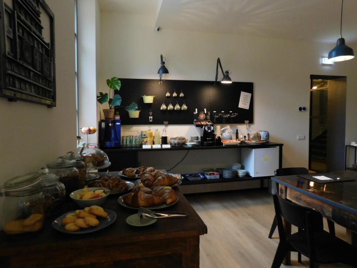 Piumaviola Beds & Apartments Парма Екстериор снимка