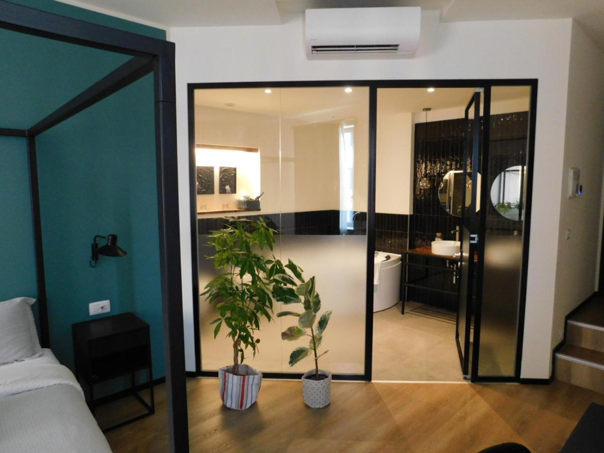 Piumaviola Beds & Apartments Парма Екстериор снимка